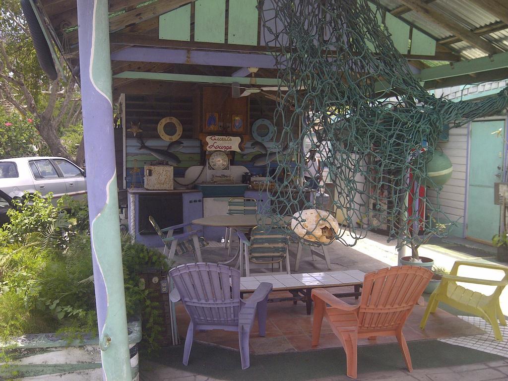Arawak Inn Нассау Экстерьер фото